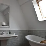 Du Parc Apartment *